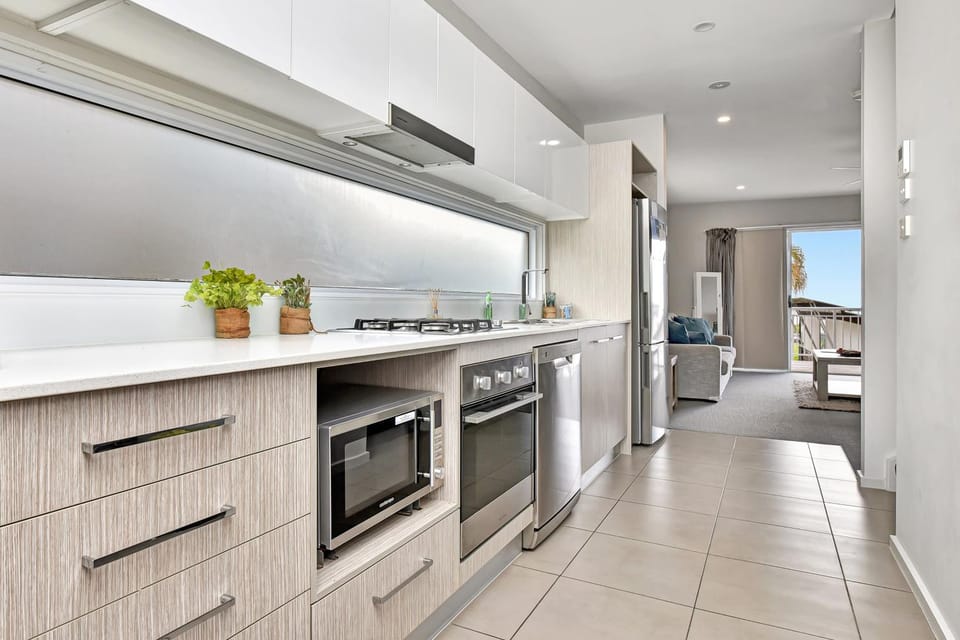 Whale Tales at Caves Beach Villas Villa in Swansea