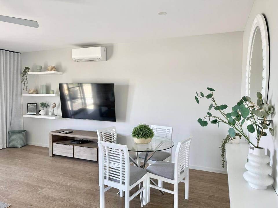 Bluewater Bliss at Caves Beach Villas Villa in Swansea