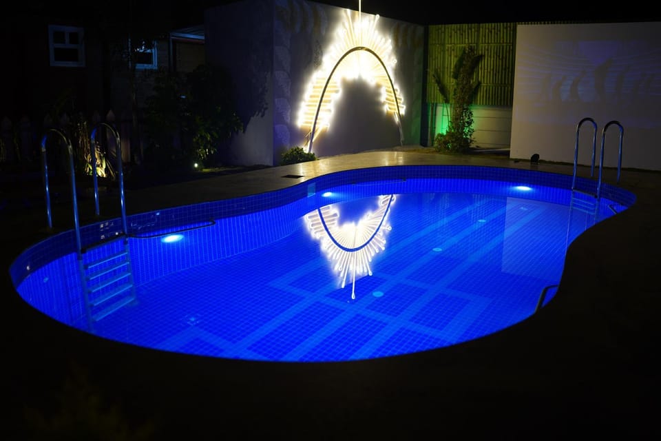 Swimming pool