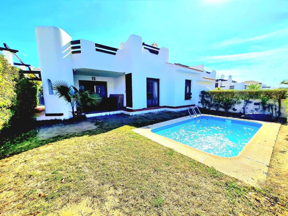 Property building, Garden, Garden, Garden view, Pool view, Swimming pool, Swimming pool, sunbed