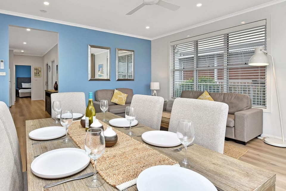 Beach Daze at Caves Beach Villas Villa in Swansea