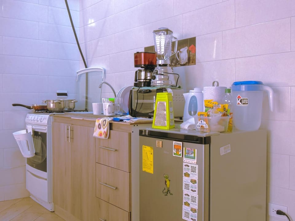 Coffee/tea facilities, Kitchen or kitchenette, minibar, oven, toaster