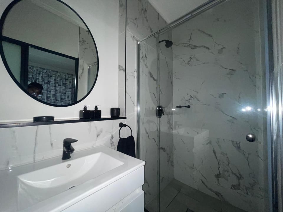 Luxor Sky Waterfall city Apartment in Sandton