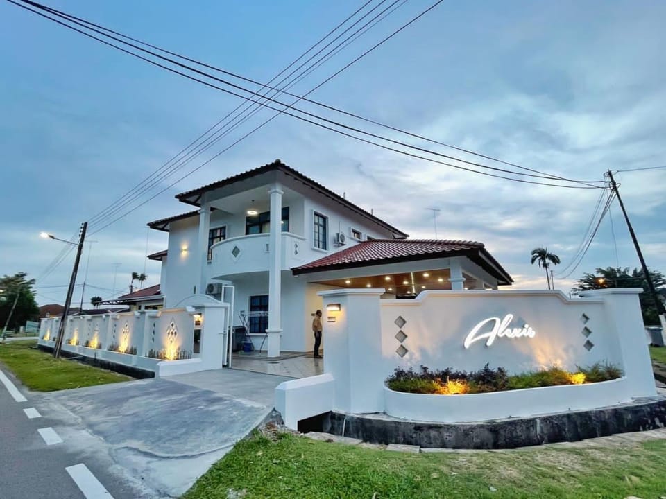 Property building, Day, Garden