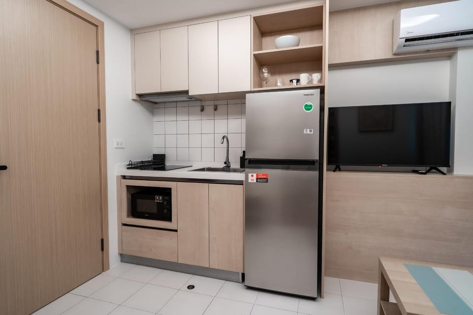 Dream 1 BdR Kamala Beach Free Parking WiFi Gym Apartment in Kamala