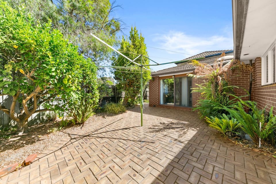 Lovely 4 Bedroom House in Seaford House in Melbourne