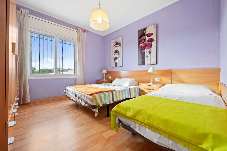 Property building, Living room, Bedroom