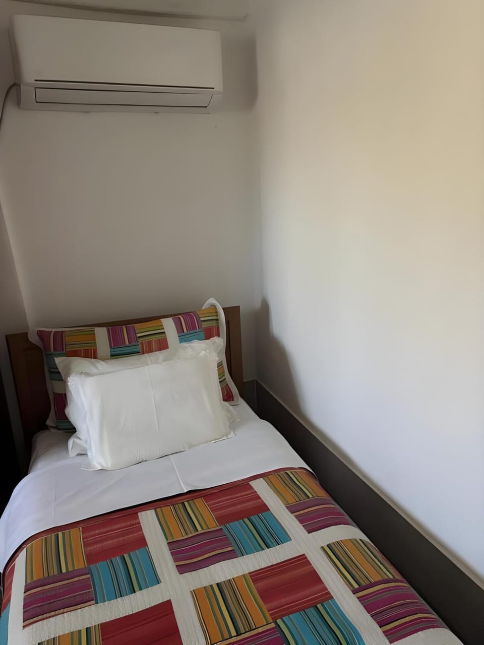 Bed, Photo of the whole room, Bedroom, air conditioner