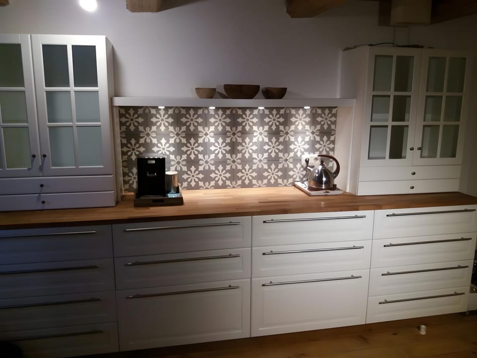 Kitchen or kitchenette, Living room