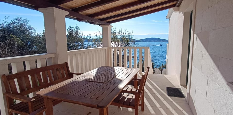 Natural landscape, Balcony/Terrace, Sea view