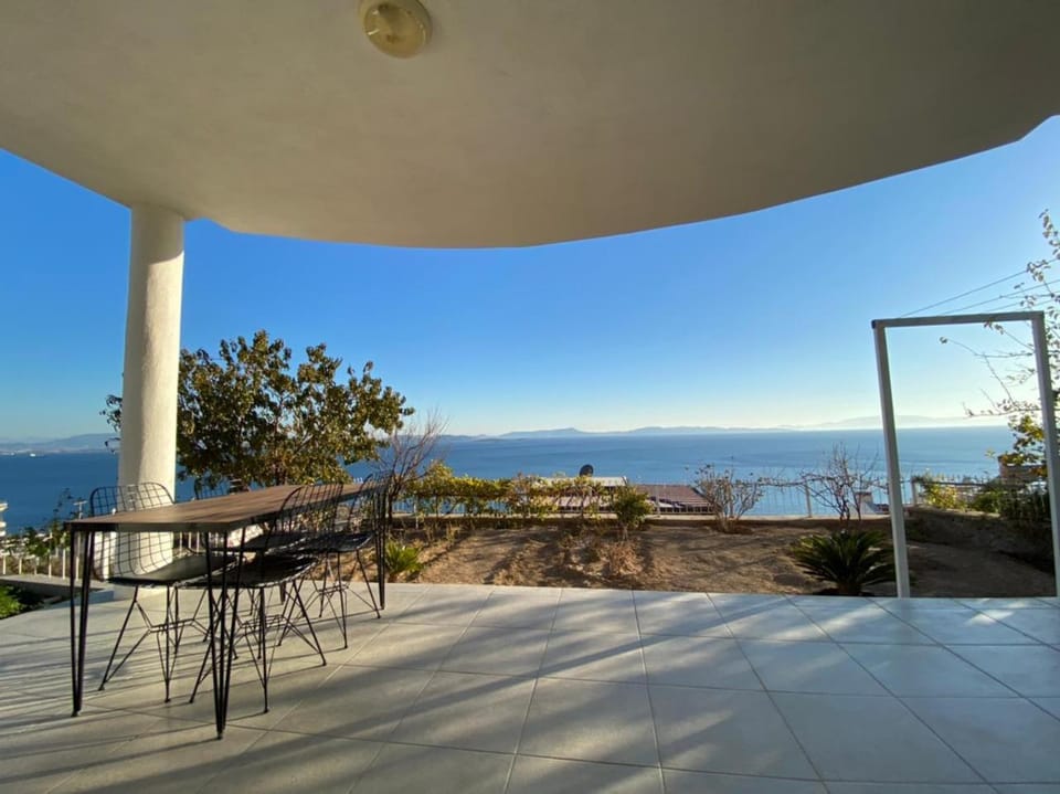 pitanehouse House in İzmir Province