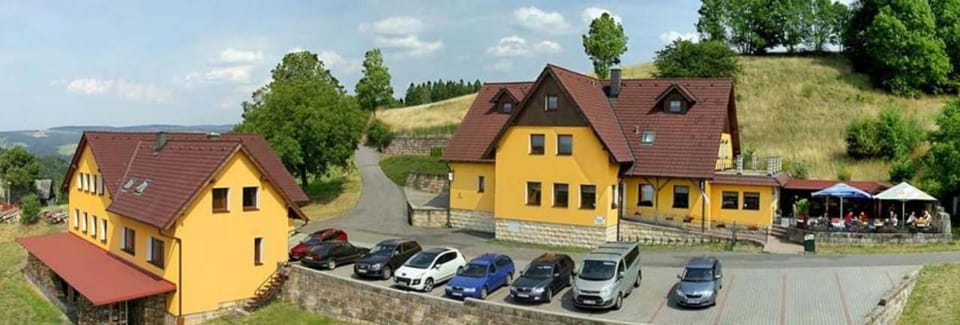 Day, Neighbourhood, Natural landscape, Parking