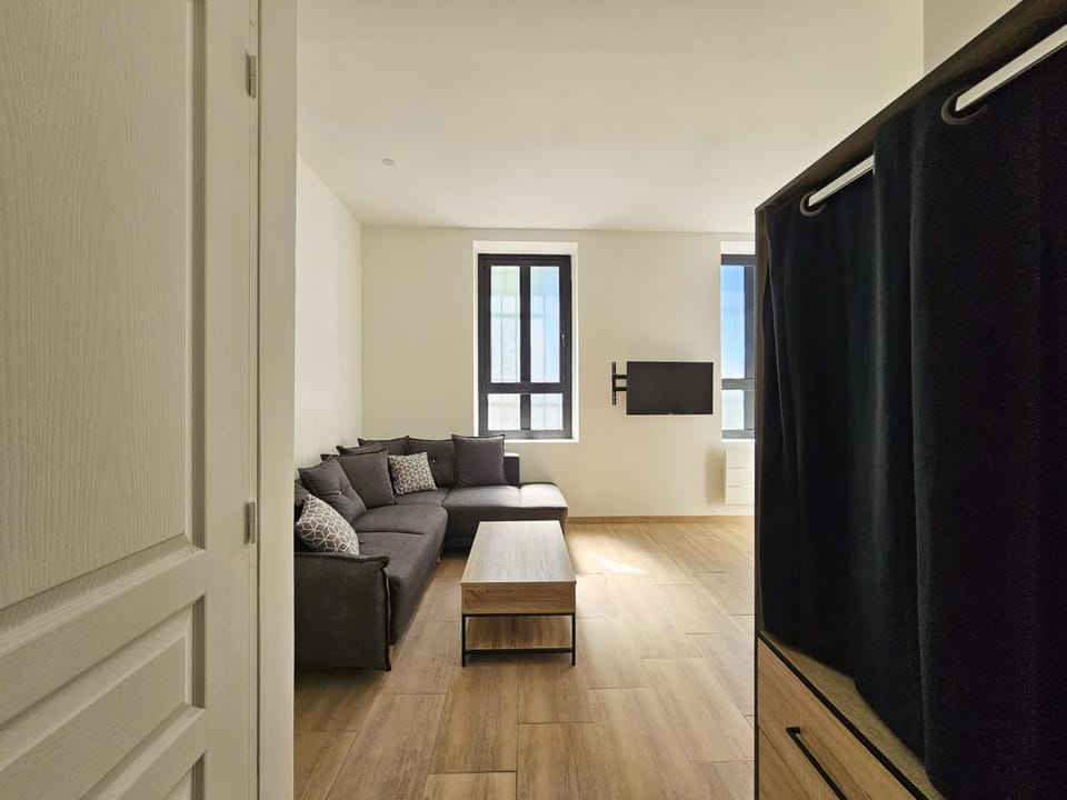 Bed, TV and multimedia