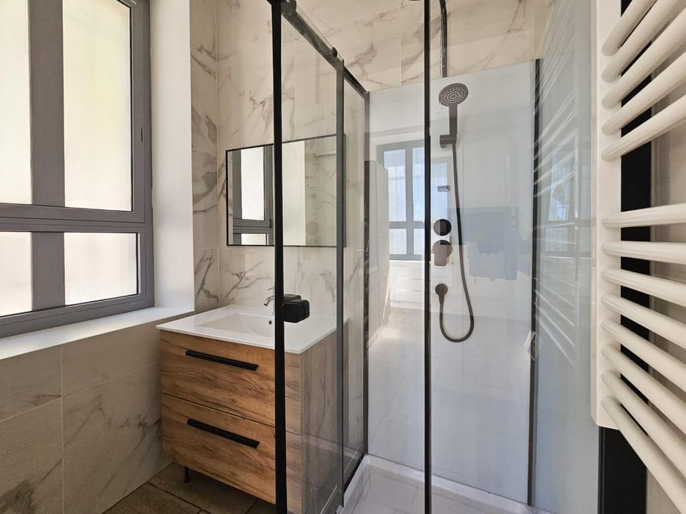 Shower, Bathroom