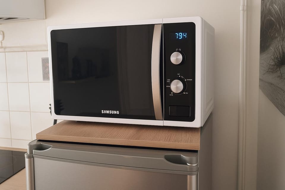 microwave, kitchen