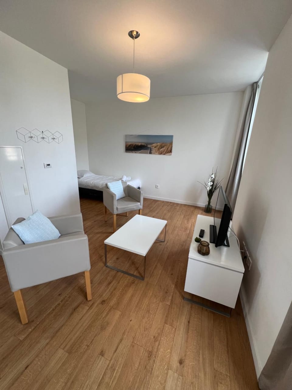 Photo of the whole room
