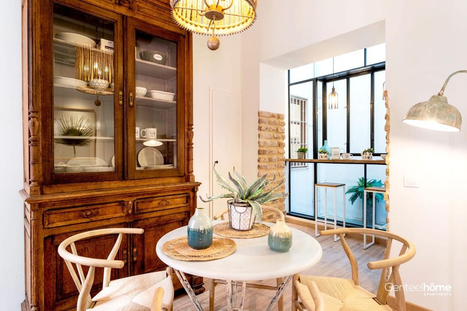 Patio, Dining area