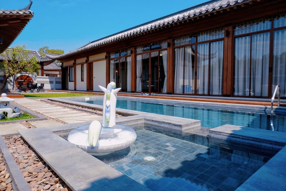 Property building, Swimming pool