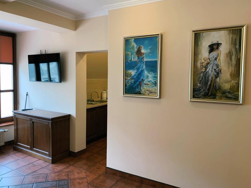 TV and multimedia, Kitchen or kitchenette