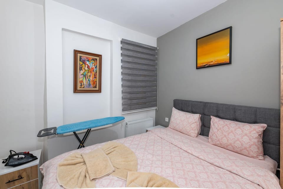 Bed, Bedroom, flat iron, wardrobe