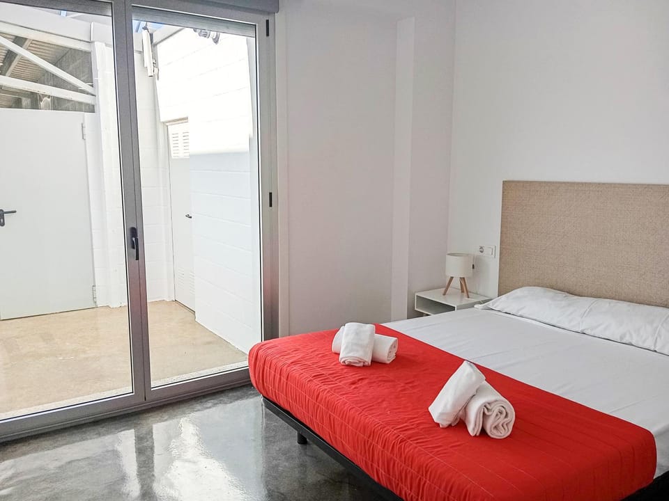 Spring, Bed, Activities, Winter, Summer, Balcony/Terrace, Photo of the whole room, Animals, Animals, Animals, Bedroom, Autumn, Pets, Pets, Pets, Sea view, Sports, Entertainment, children, children, children, young children, young children, young children, older children, older children, older children, group of guests, group of guests, group of guests, Family, Family, Family, dishwasher, heating, heating, pet friendly, pet friendly, washing machine, air conditioner