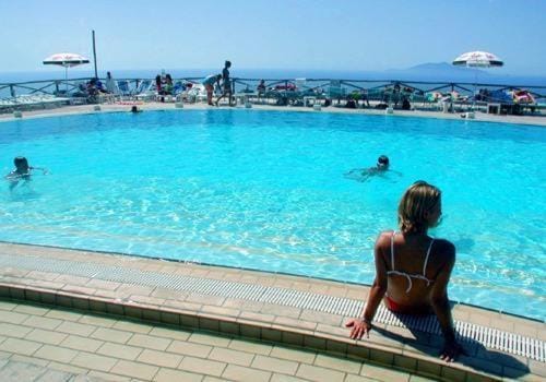 Swimming pool, Swimming pool