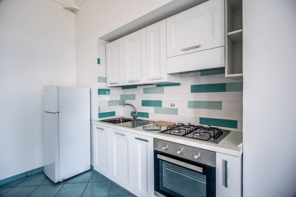 Kitchen or kitchenette, dishwasher, oven, pet friendly, stove