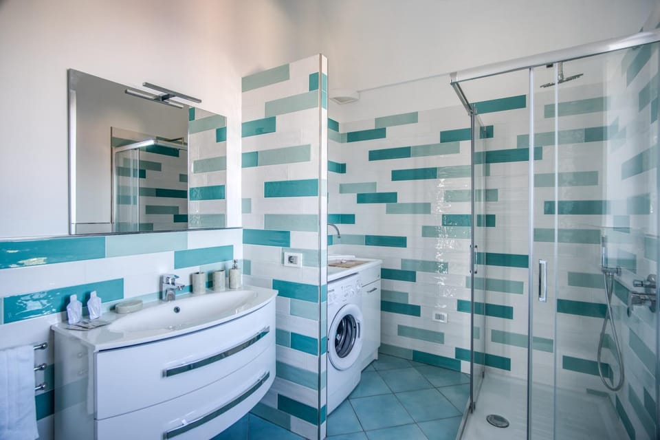 Shower, Toilet, Bathroom, washing machine
