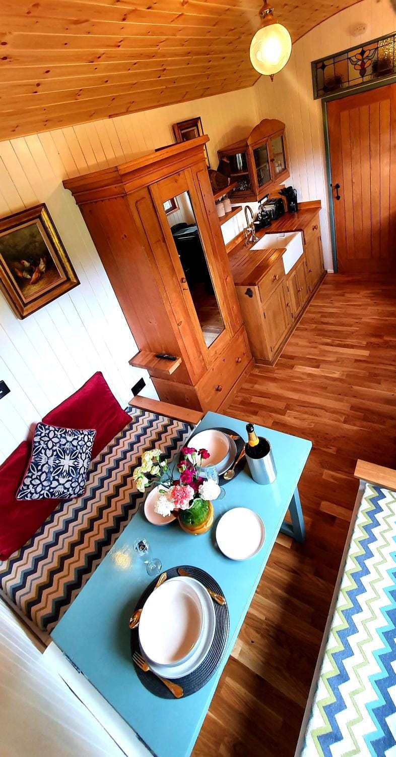 Cornwall Luxury Hot Tub Huts Chalet in England