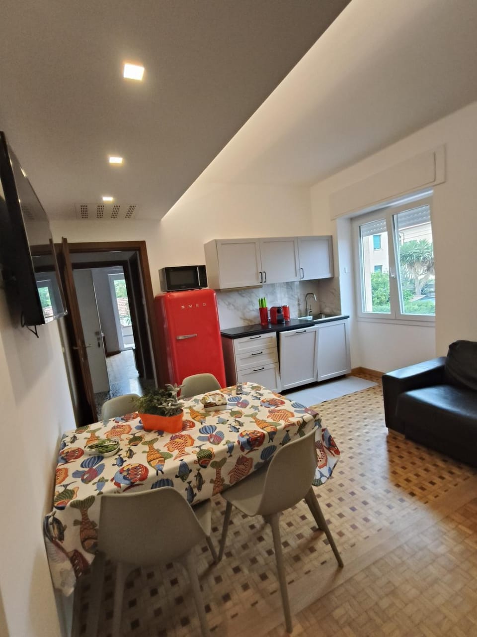 New Seaside Vintage Apartment, 20m to the beach, WI-FI&TERRACE Apartment in Bordighera