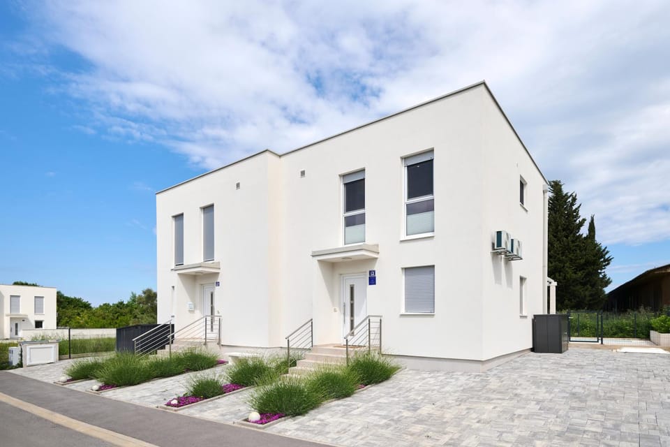 Property building, Neighbourhood, Street view
