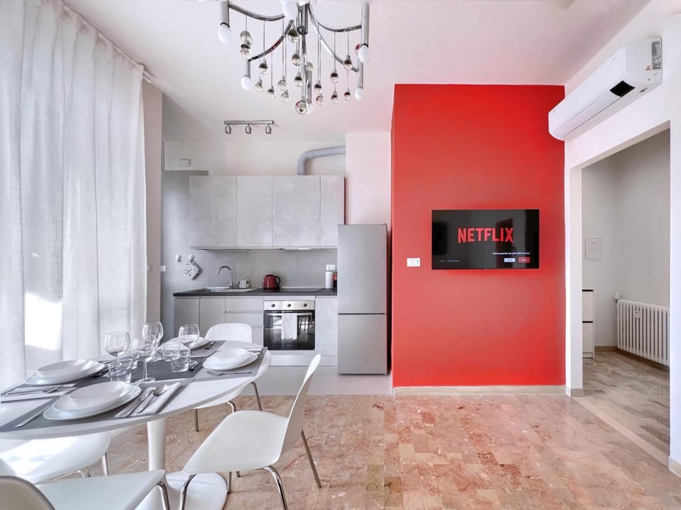 TV and multimedia, Kitchen or kitchenette, Dining area