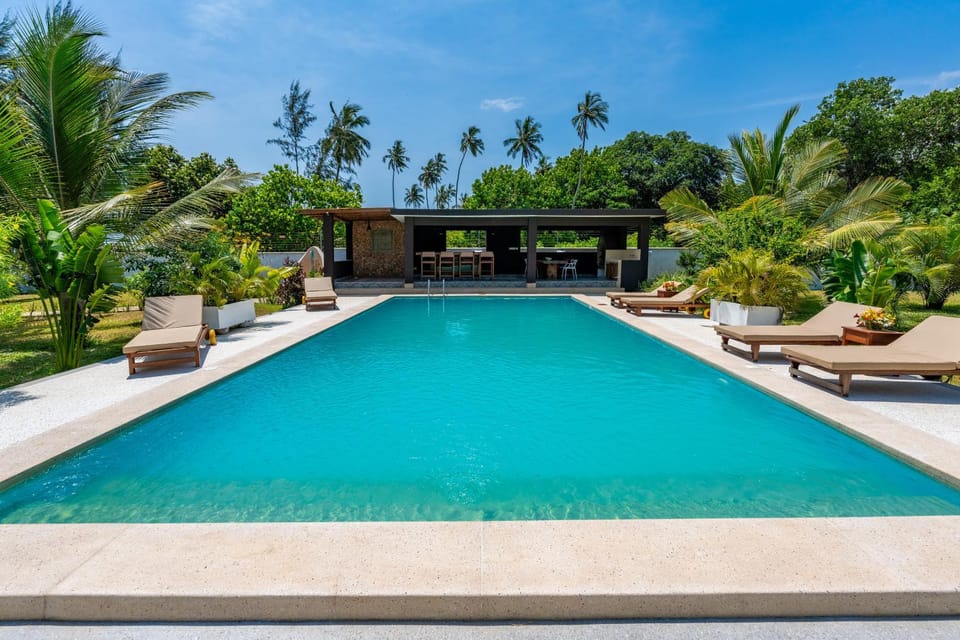 Swimming pool, Swimming pool