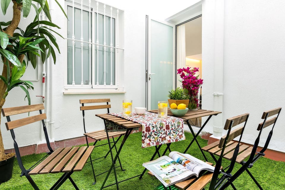 Patio, Dining area