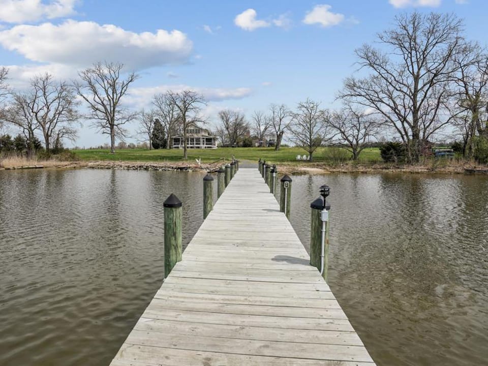 Centreville Waterfront Farm - 170 Acres - Pool - Private Dock - Private Beach House in Maryland