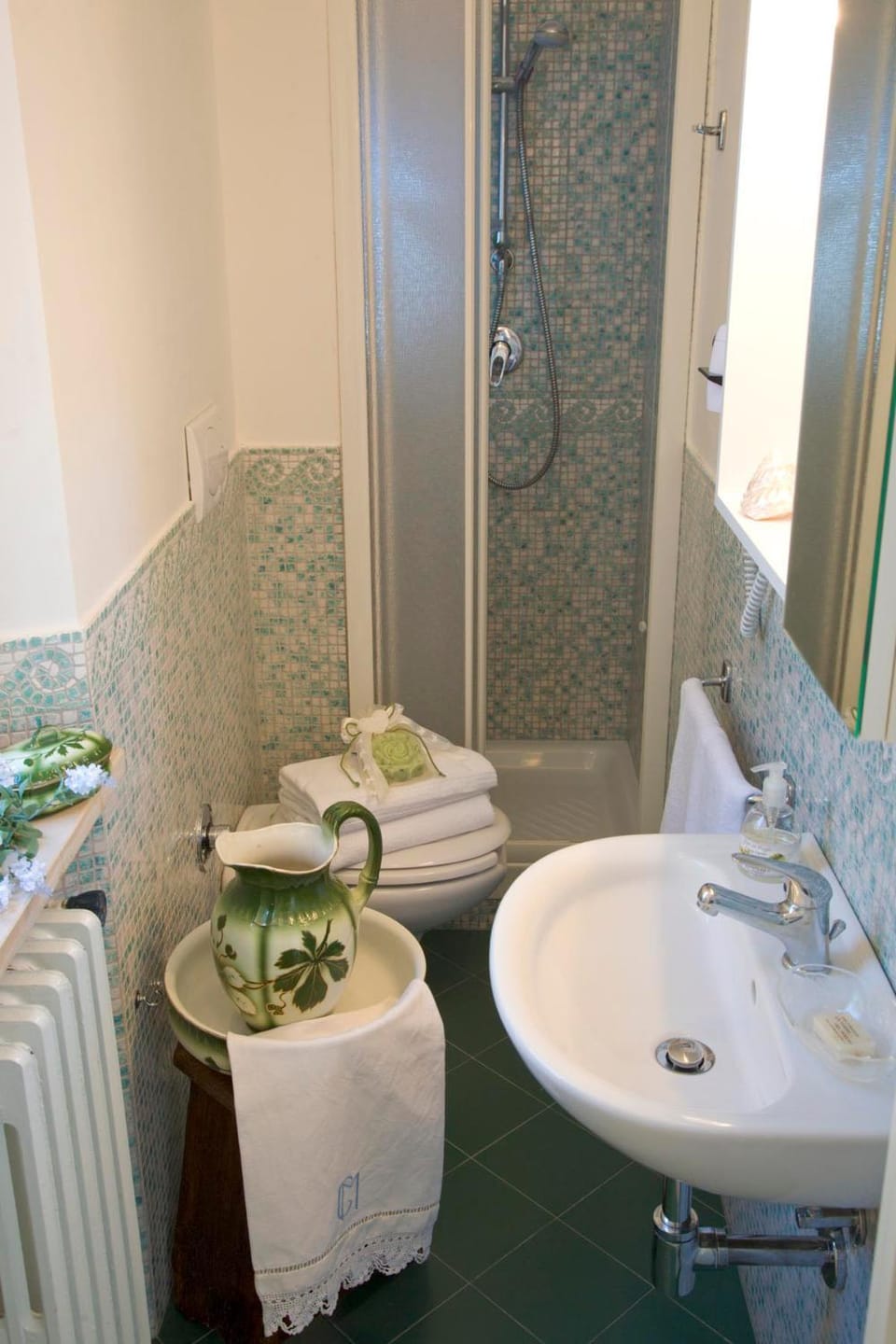Bathroom, towels