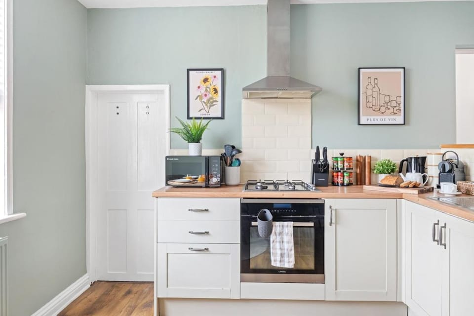 Coffee/tea facilities, Kitchen or kitchenette, dishwasher, oven, pet friendly, stove, toaster