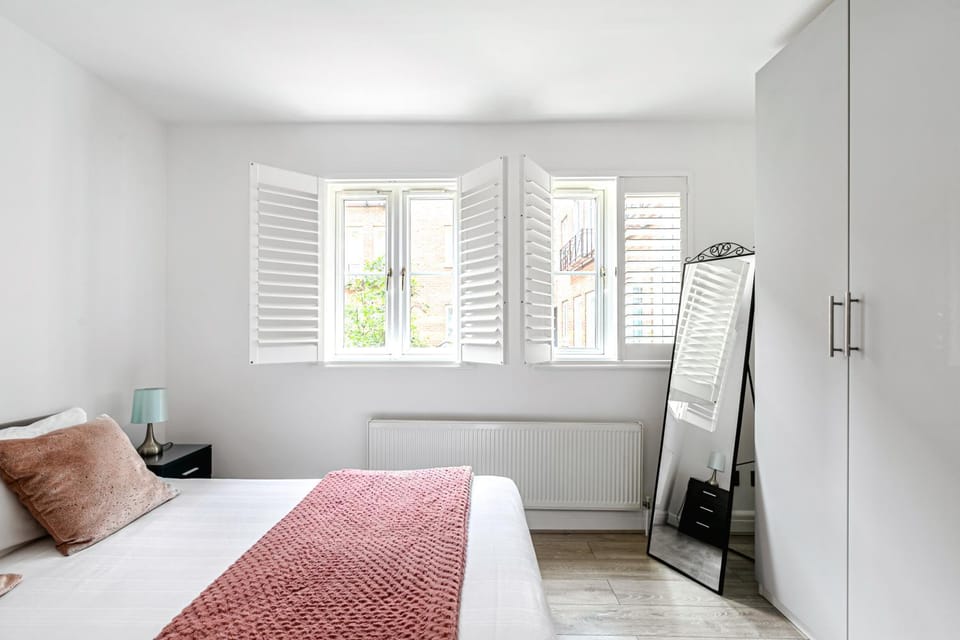 Bed, Photo of the whole room, Bedroom, wardrobe