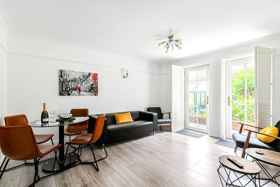 Property building, Living room, Seating area, Dining area