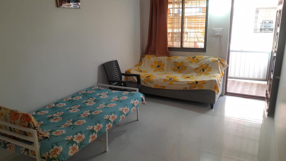 Bed, Living room