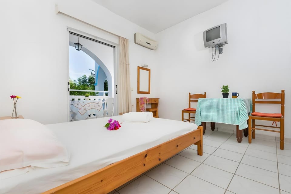 Property building, Living room, Bedroom