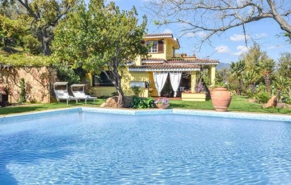 Property building, Garden, Garden view, Pool view, Swimming pool, sunbed