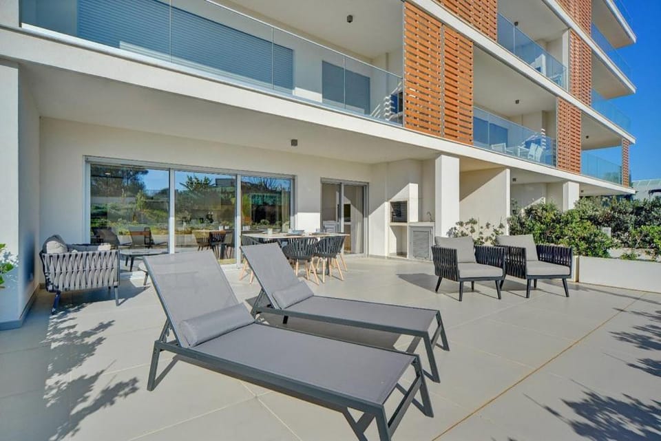 Patio, Balcony/Terrace, sunbed