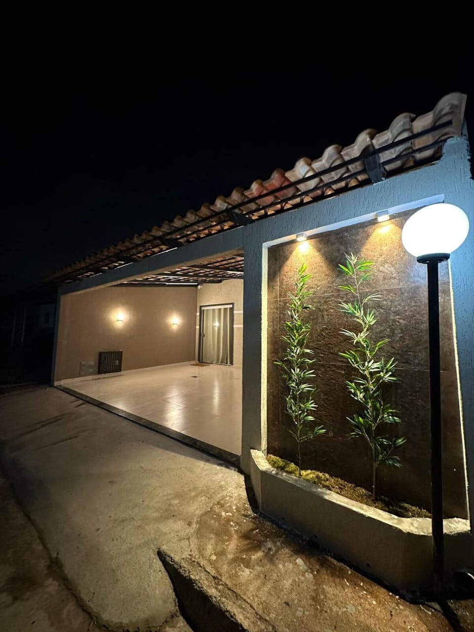 Facade/entrance, Garden, Garden, Garden view, Parking