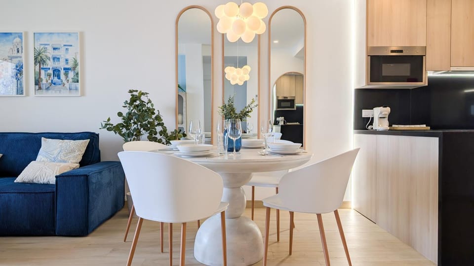 Living room, Dining area