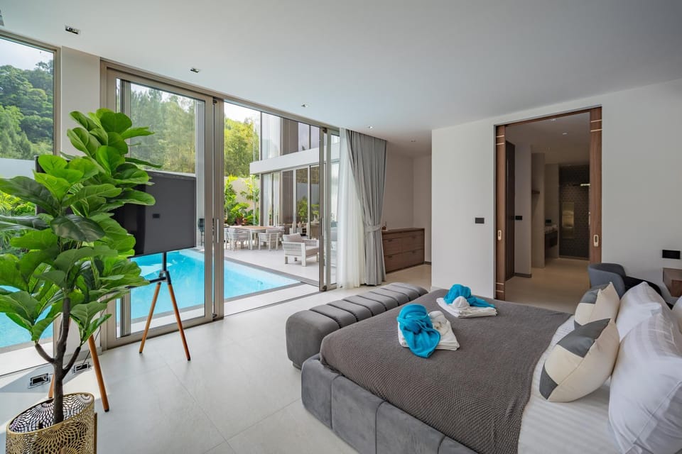 Bed, Bedroom, Pool view, Swimming pool, towels