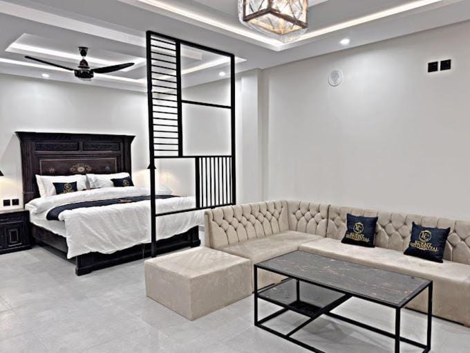 Restaurant/places to eat, Facade/entrance, Bed, Activities, Activities, TV and multimedia, View (from property/room), View (from property/room), Living room, Photo of the whole room, Decorative detail, Decorative detail, Seating area, Bedroom, Mountain view, Mountain view, River view, River view, Breakfast, bidet, fireplace, room service, room service, shuttle, shuttle, VIP, VIP, VIP