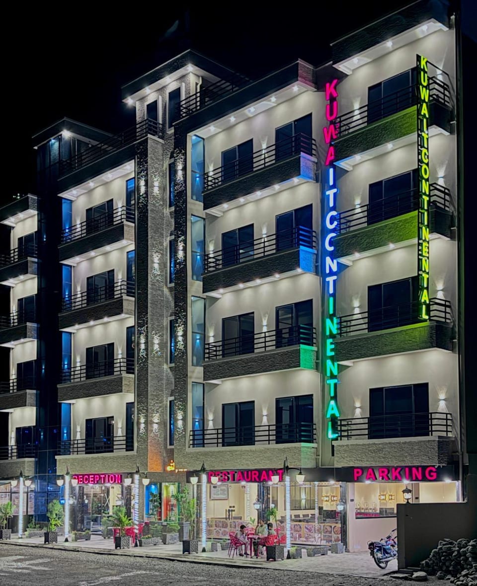 Property building, Restaurant/places to eat, Night, Neighbourhood, View (from property/room), View (from property/room), City view, Street view, Breakfast, Location, Parking, VIP, VIP, VIP