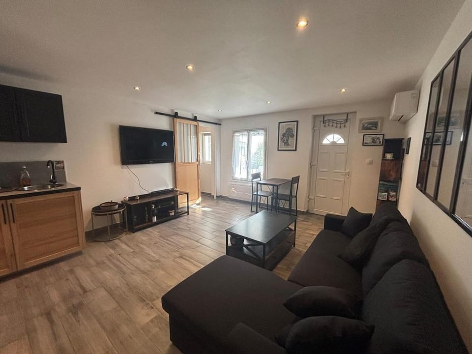 Appartement en rez-de-jardin avec terrasse privative Apartment in La Seyne-sur-Mer
