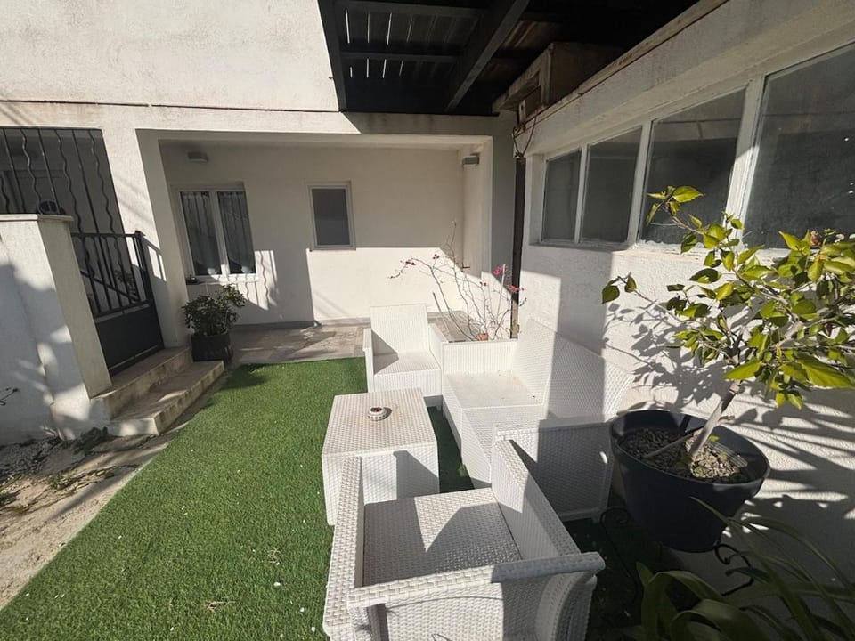 Appartement en rez-de-jardin avec terrasse privative Apartment in La Seyne-sur-Mer